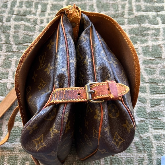 Authentic LV VINTAGE LOUIS VUITTON Saumur Bag handbag saddle bag PURSE CROSSBODY - Picture 6 of 17